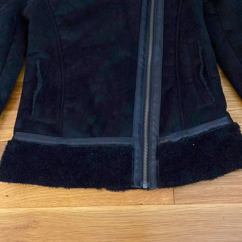 Children’s Place Girl’s Black Fur Lined Jacket Size M